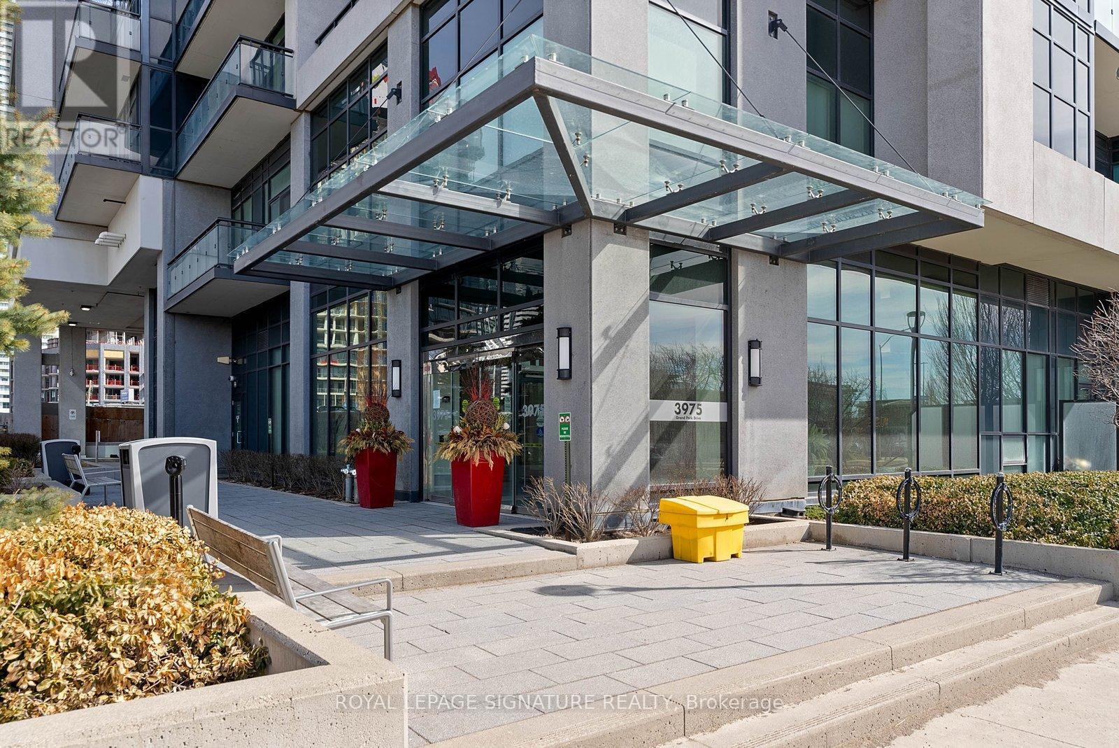 3301 - 3975 Grand Park Drive, Mississauga (City Centre), Ontario  L5B 4M6 - Photo 2 - W12842084