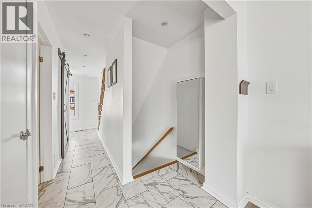 2055 Walkers Line Unit# 242, Burlington, Ontario  L7M 4B5 - Photo 3 - 40809643