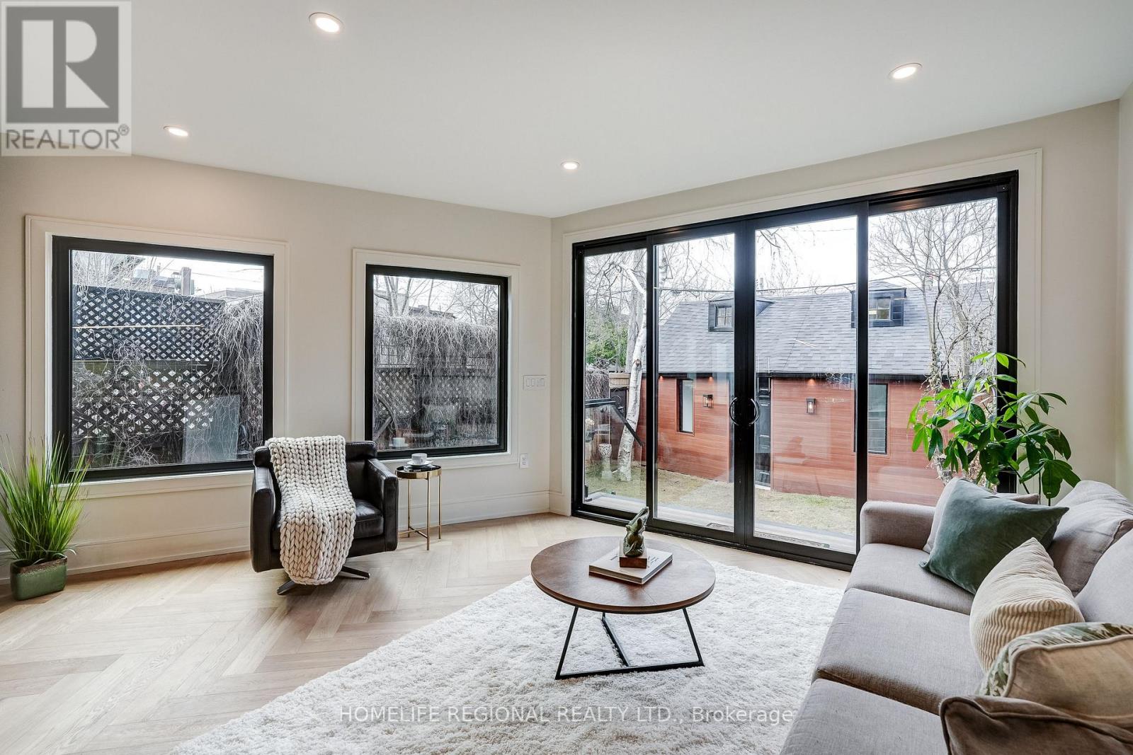 12 Macdonell Avenue, Toronto, Ontario  M6R 2A2 - Photo 12 - W12874496