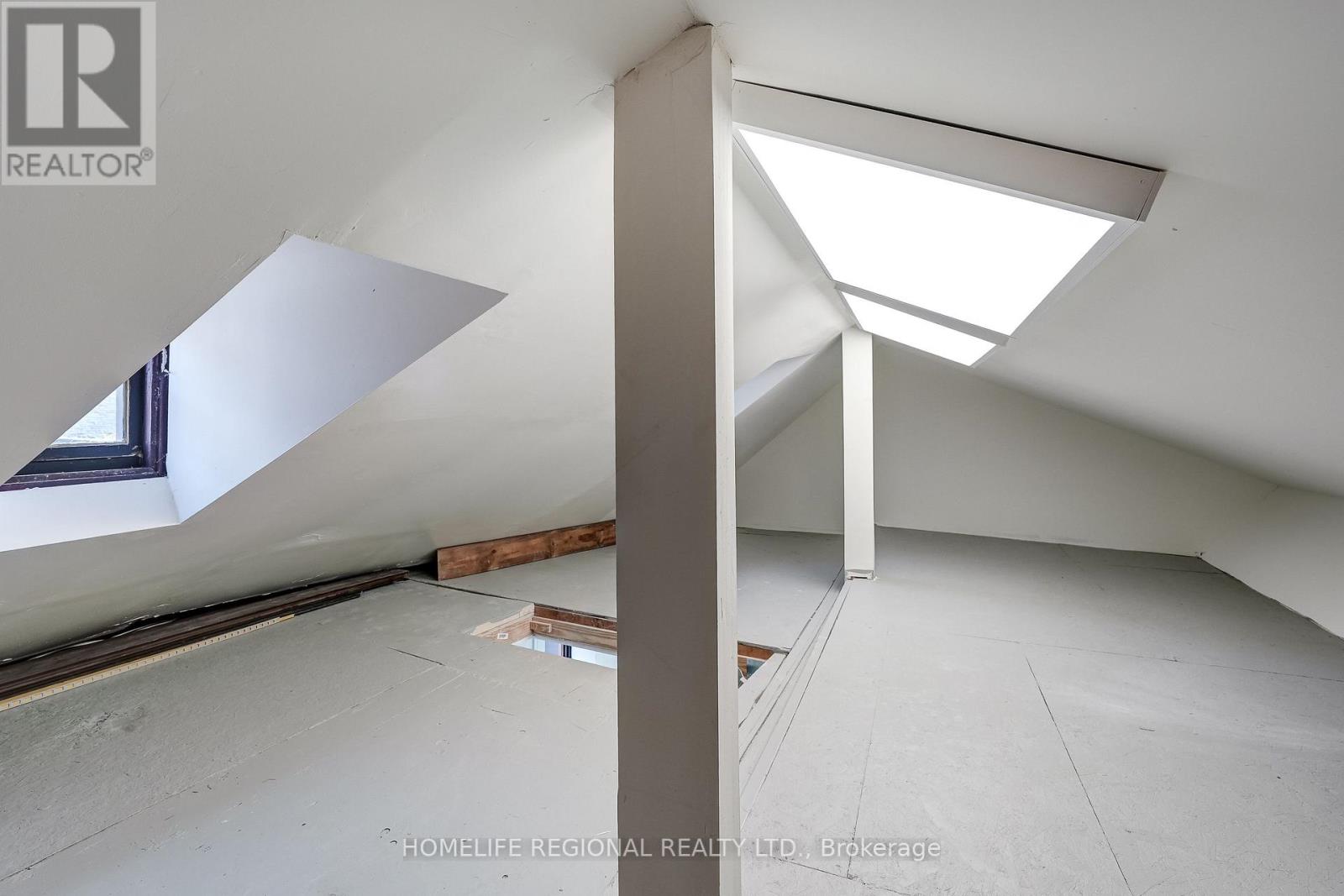 12 Macdonell Avenue, Toronto, Ontario  M6R 2A2 - Photo 47 - W12874496