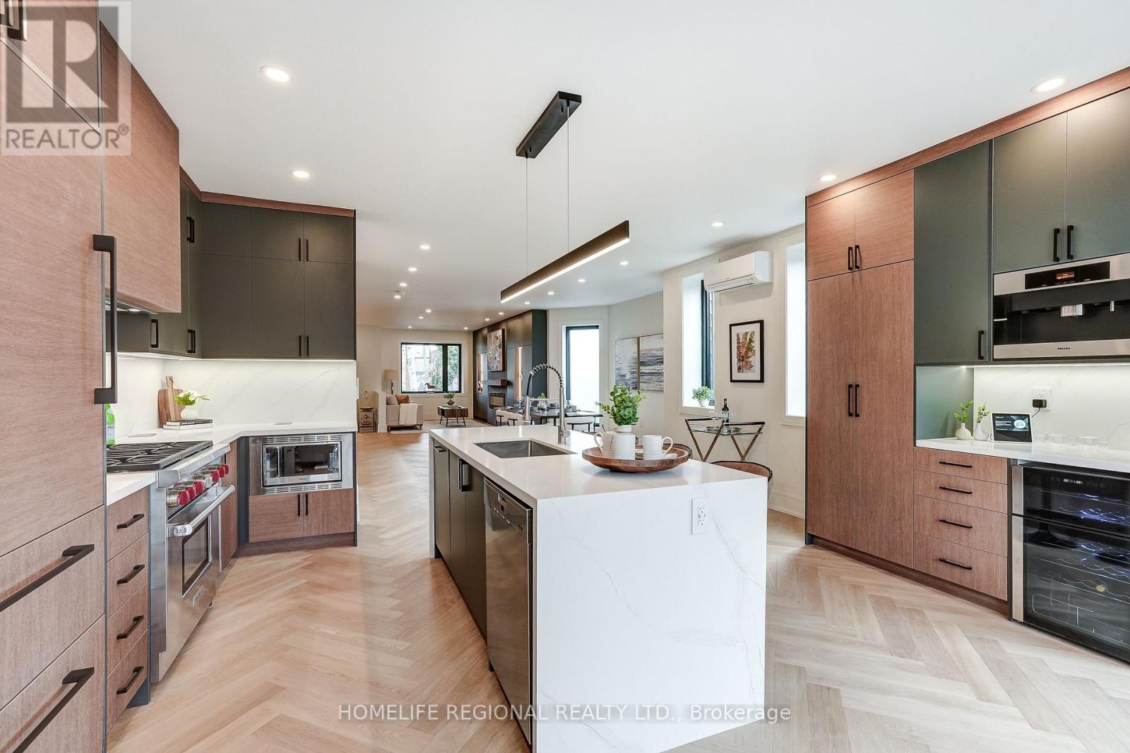 12 Macdonell Avenue, Toronto, Ontario  M6R 2A2 - Photo 7 - W12874496