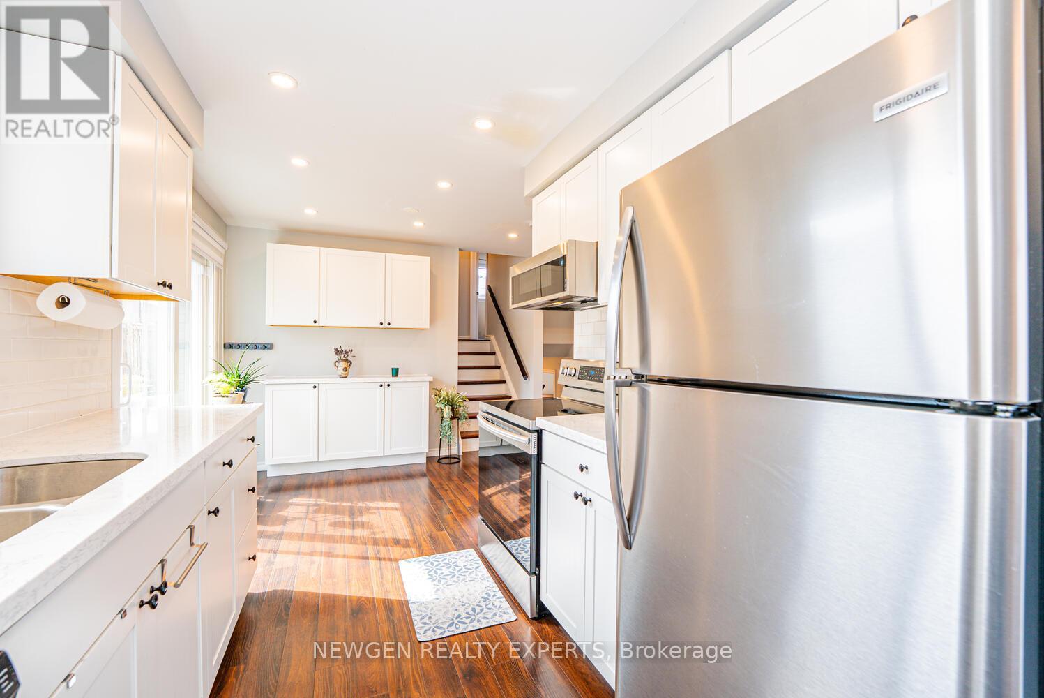 45 Grange Drive, Brampton, Ontario  L6X 2H1 - Photo 14 - W12874588