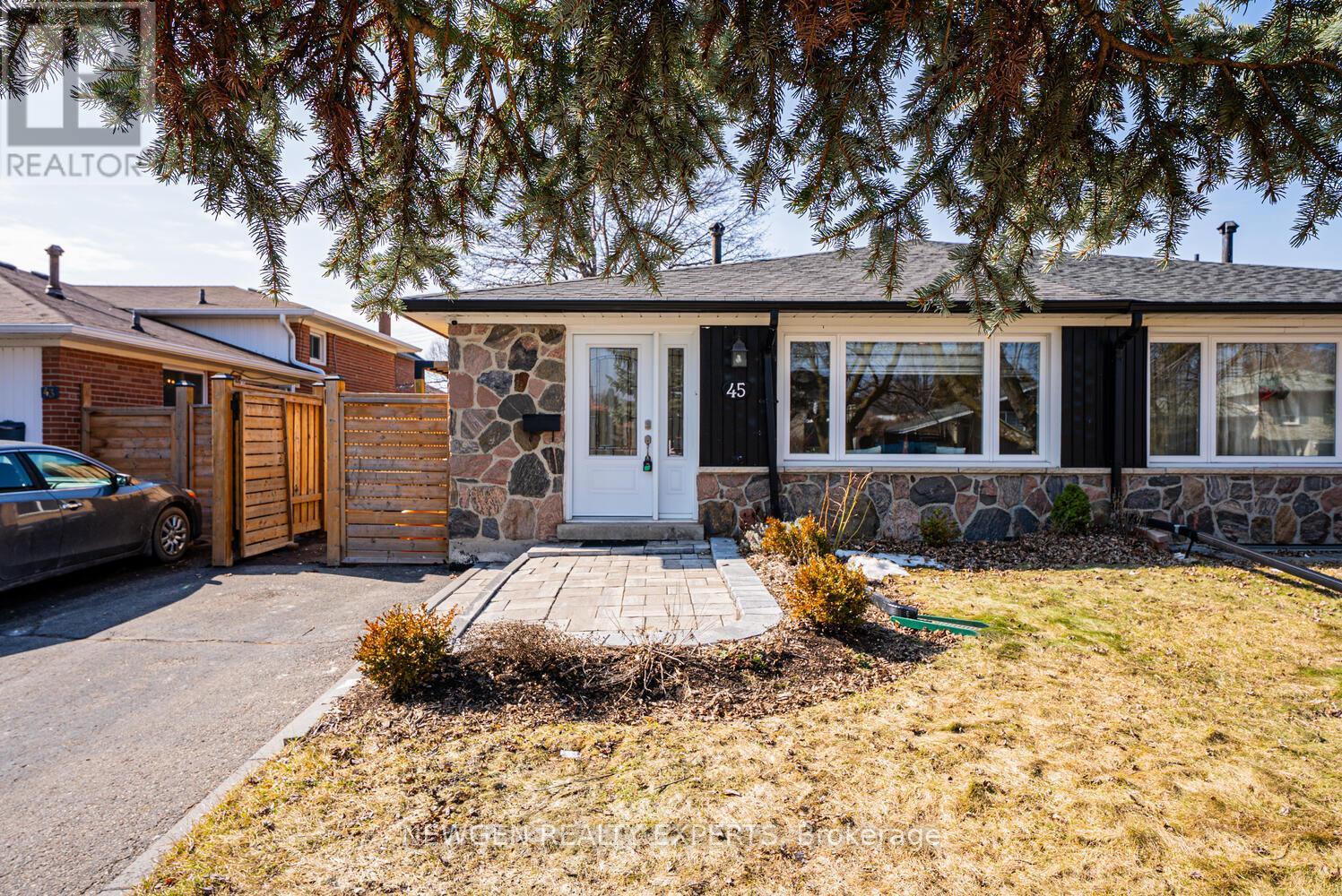 45 Grange Drive, Brampton, Ontario  L6X 2H1 - Photo 3 - W12874588