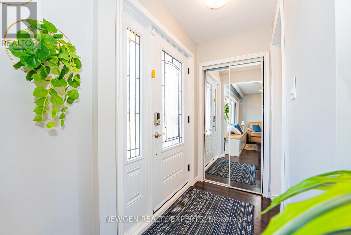 45 Grange Drive, Brampton, Ontario  L6X 2H1 - Photo 6 - W12874588