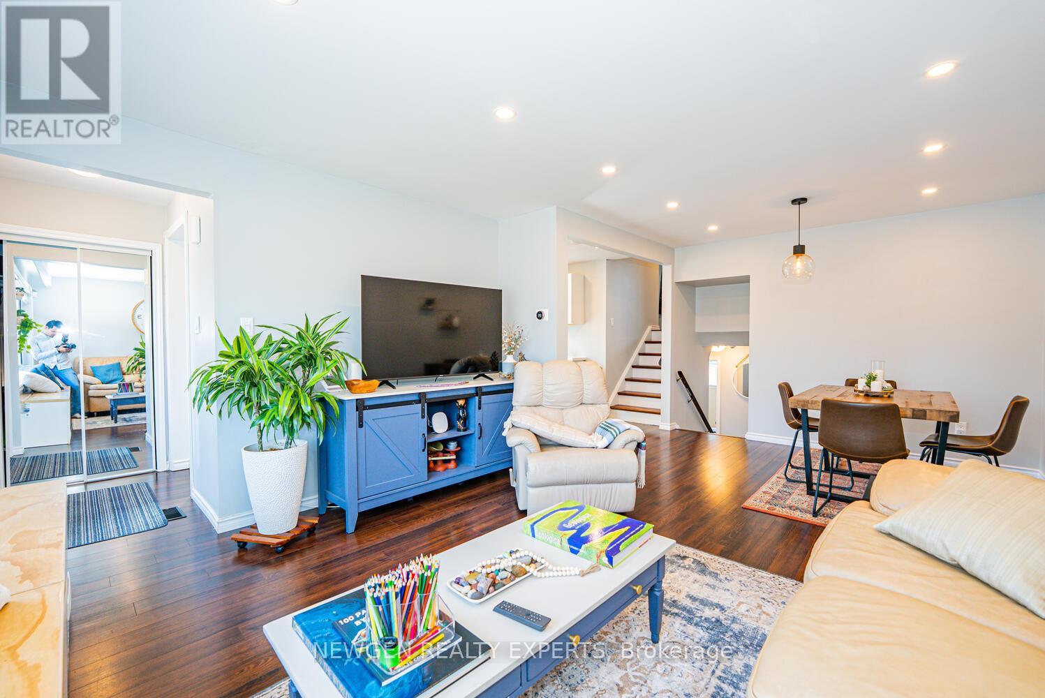 45 Grange Drive, Brampton, Ontario  L6X 2H1 - Photo 8 - W12874588