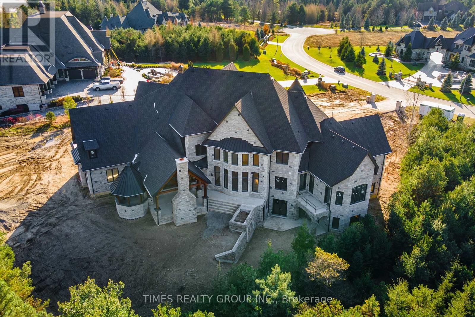 17 EDGEWILD DRIVE, Caledon, Ontario