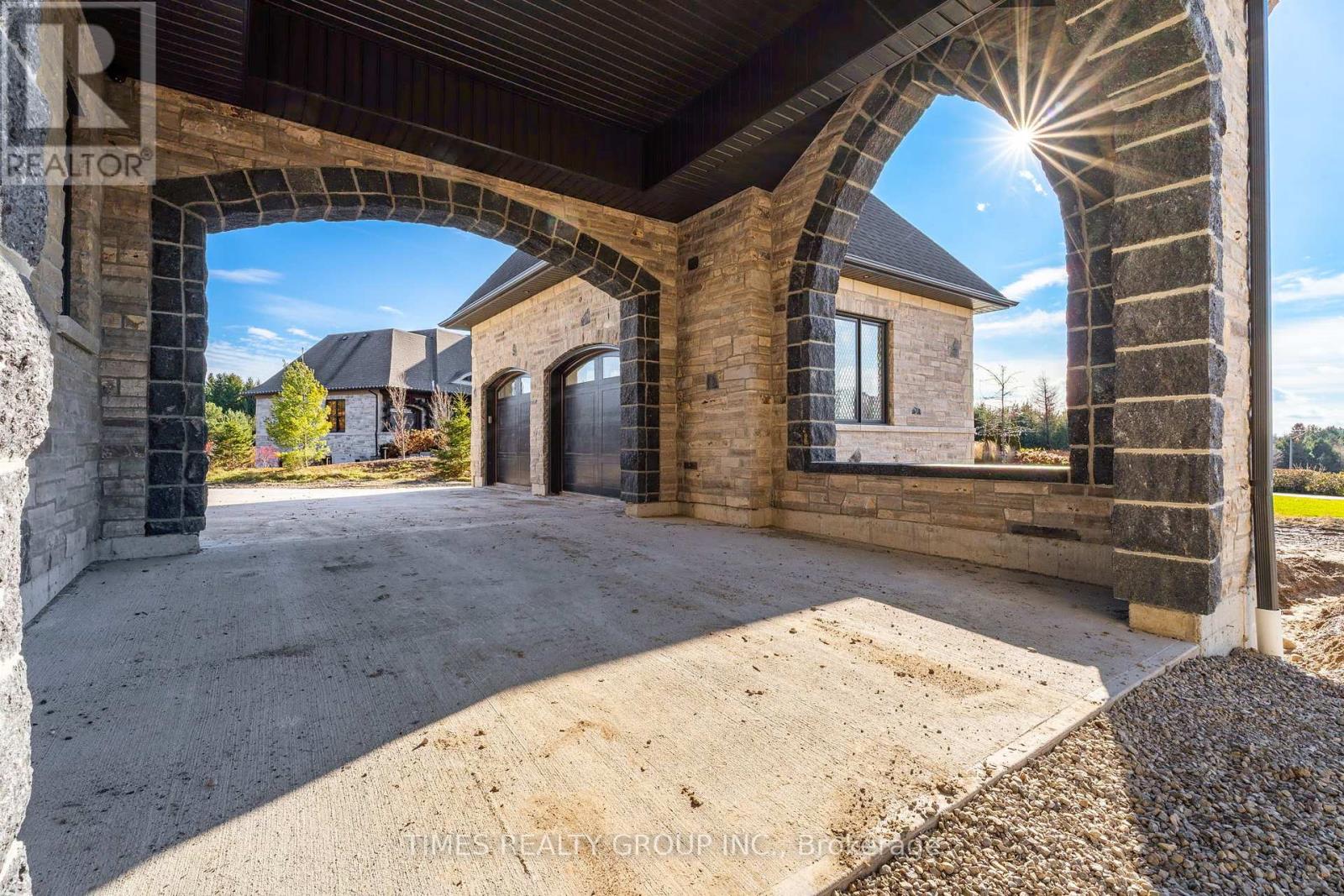 17 Edgewild Drive, Caledon, Ontario  L7E 4H7 - Photo 4 - W12874604