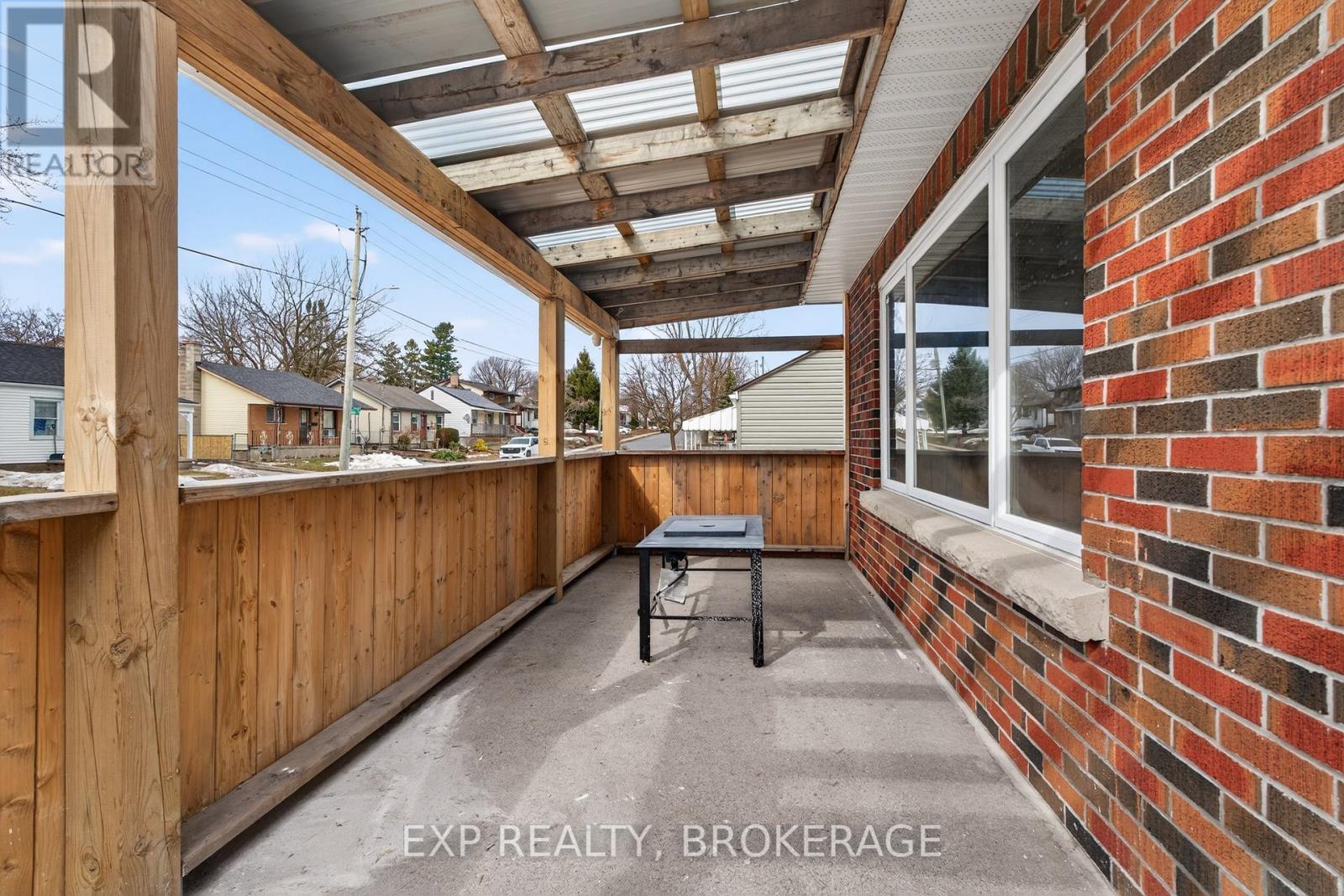 43 Carleton Street, Kingston, Ontario  K7K 4E7 - Photo 2 - X12874528