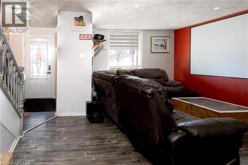 38 Mowat Street, Stratford, Ontario  N5A 2B7 - Photo 4 - 40807853