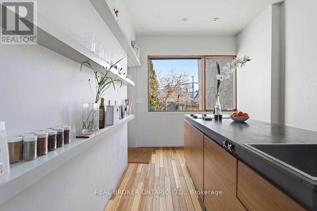 329 Manning Avenue, Toronto (Trinity-Bellwoods), Ontario  M6J 2K8 - Photo 10 - C12777730