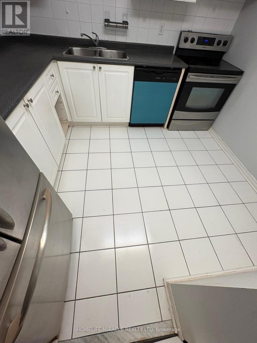 207 - 135 Hillcrest Avenue, Mississauga, Ontario  L5B 4B1 - Photo 20 - W12828566