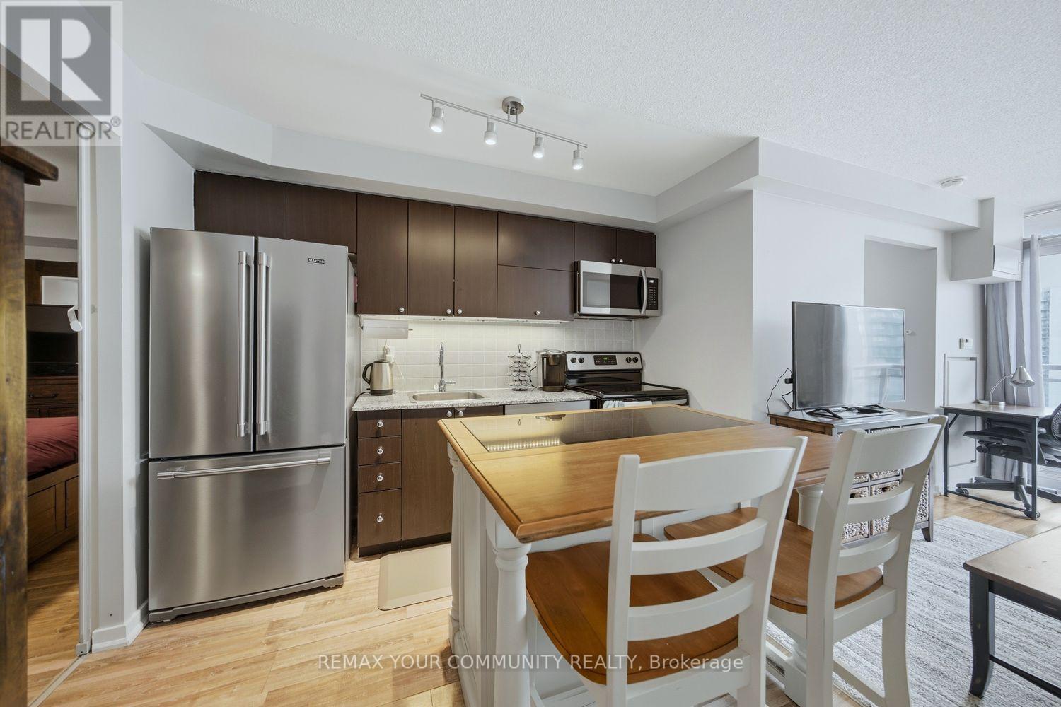 1526 - 38 Joe Shuster Way, Toronto (South Parkdale), Ontario  M6K 0A5 - Photo 8 - W12862034