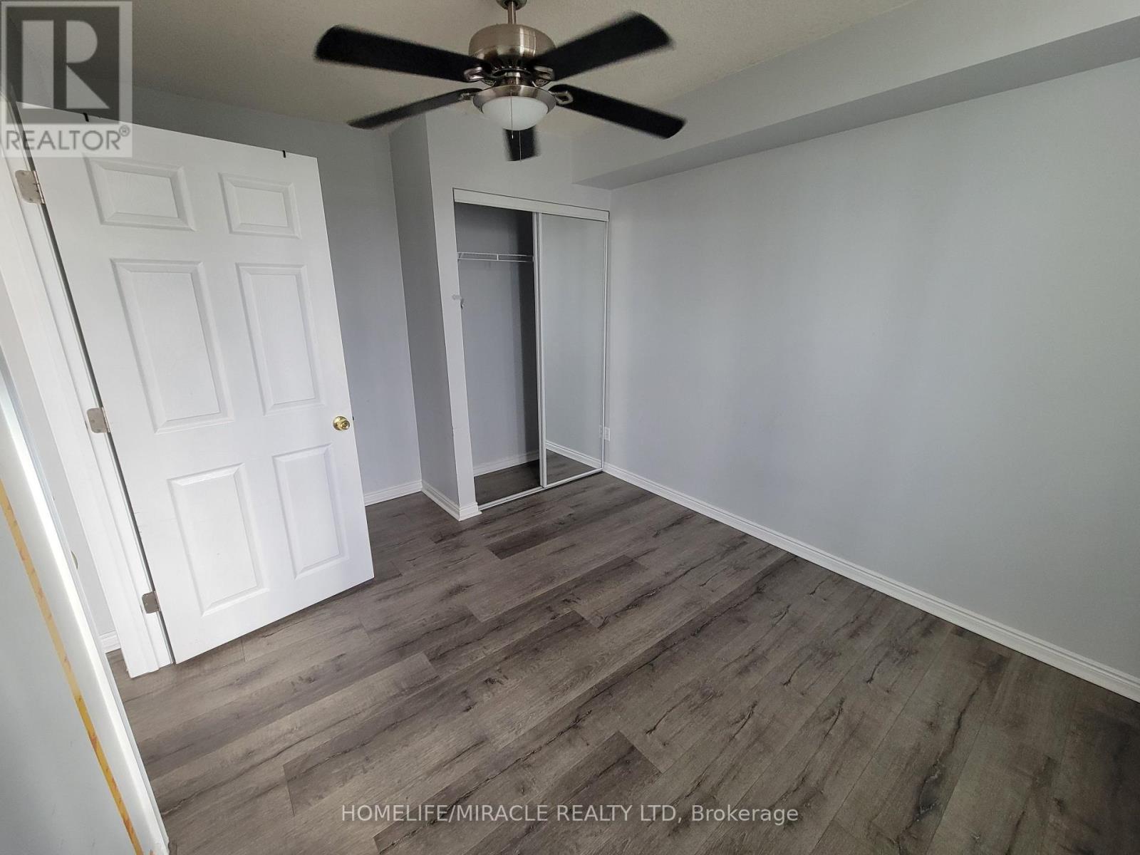 207 - 135 Hillcrest Avenue, Mississauga, Ontario  L5B 4B1 - Photo 7 - W12828566