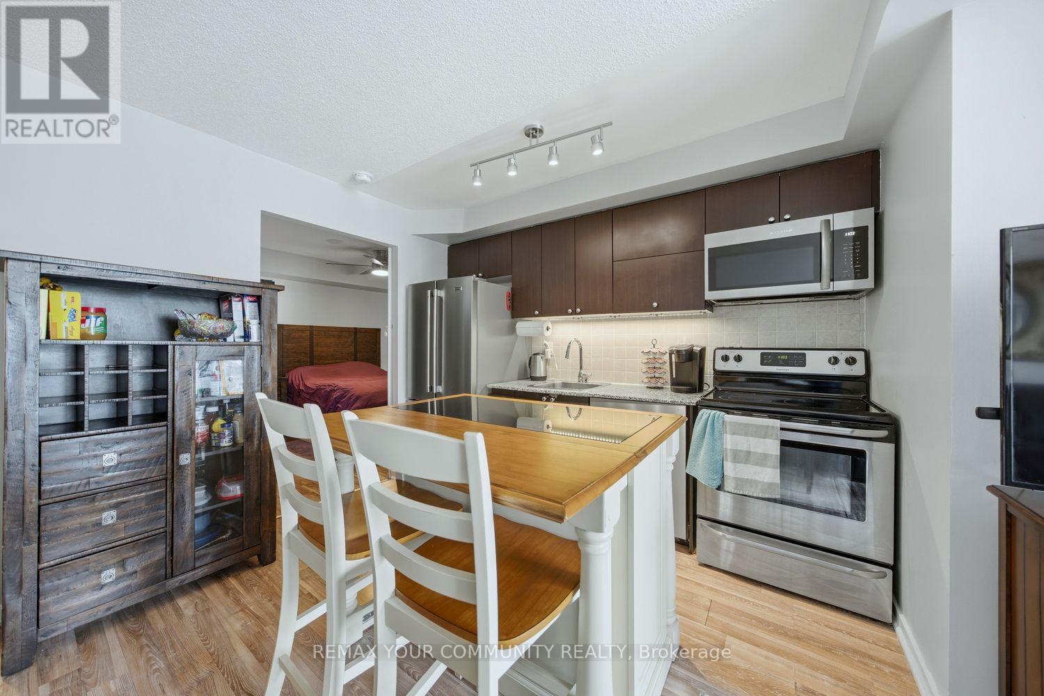 1526 - 38 Joe Shuster Way, Toronto (South Parkdale), Ontario  M6K 0A5 - Photo 10 - W12862034