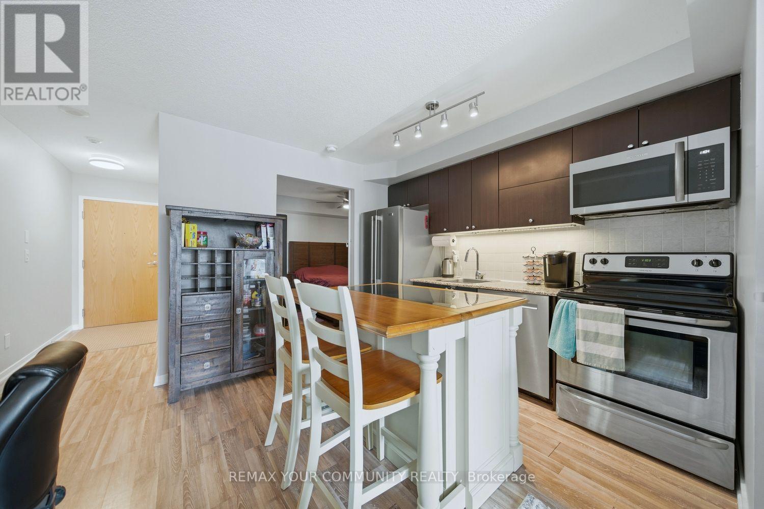 1526 - 38 Joe Shuster Way, Toronto (South Parkdale), Ontario  M6K 0A5 - Photo 11 - W12862034
