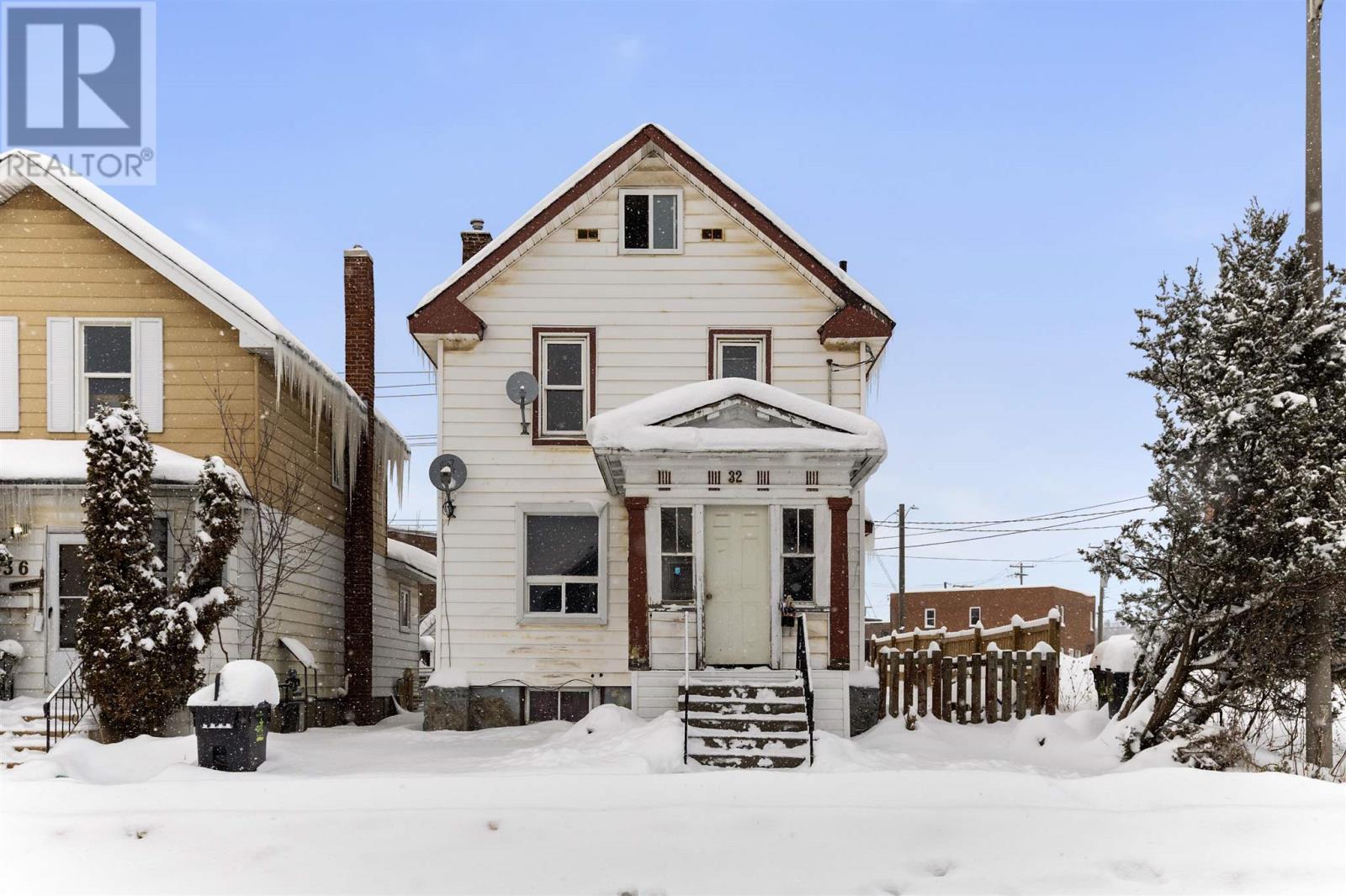 32 Cathcart St, Sault Ste. Marie, Ontario  P6A 1E1 - Photo 2 - SM253455