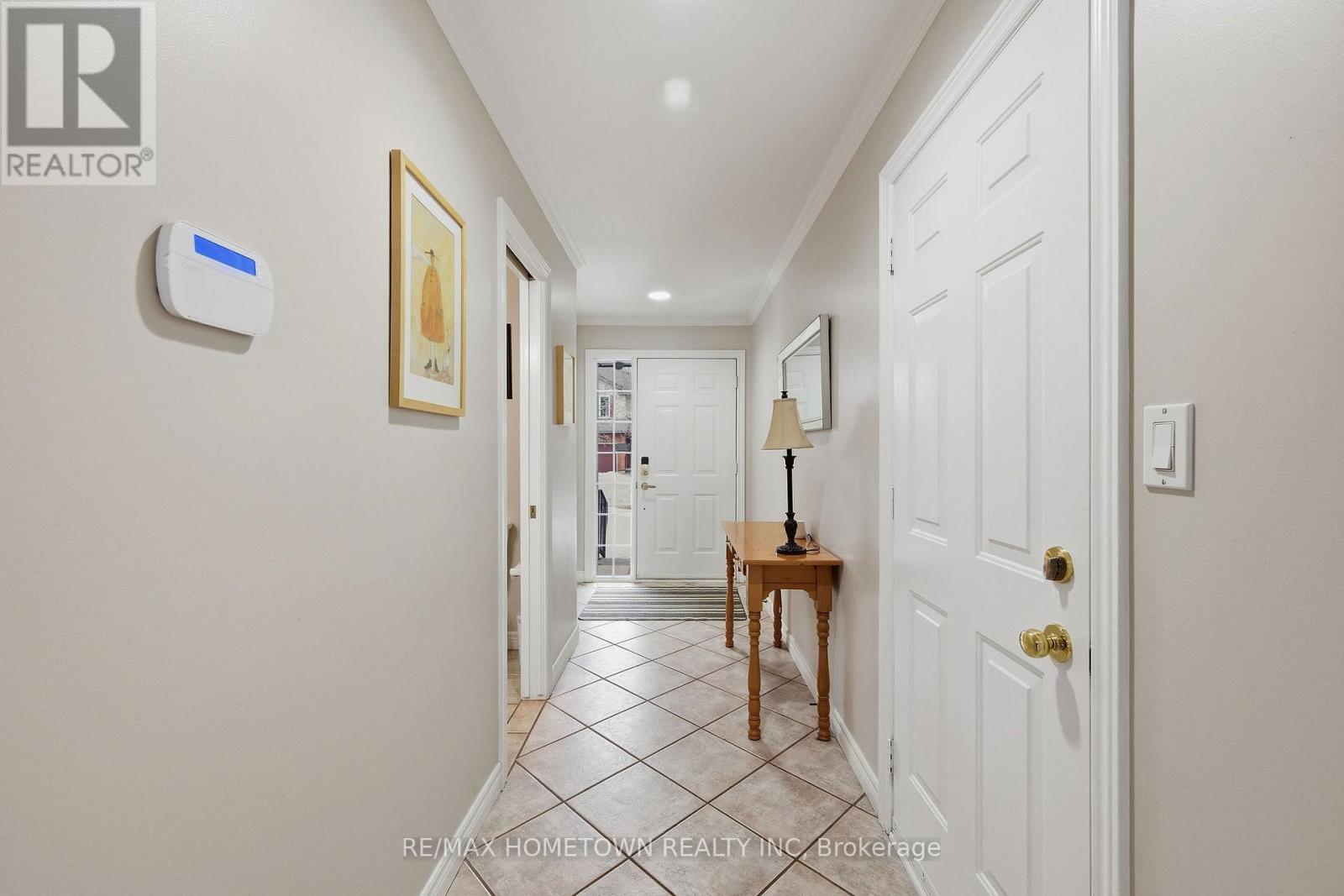 125 Butlers Crescent, Brockville, Ontario  K6V 7K8 - Photo 5 - X12874700