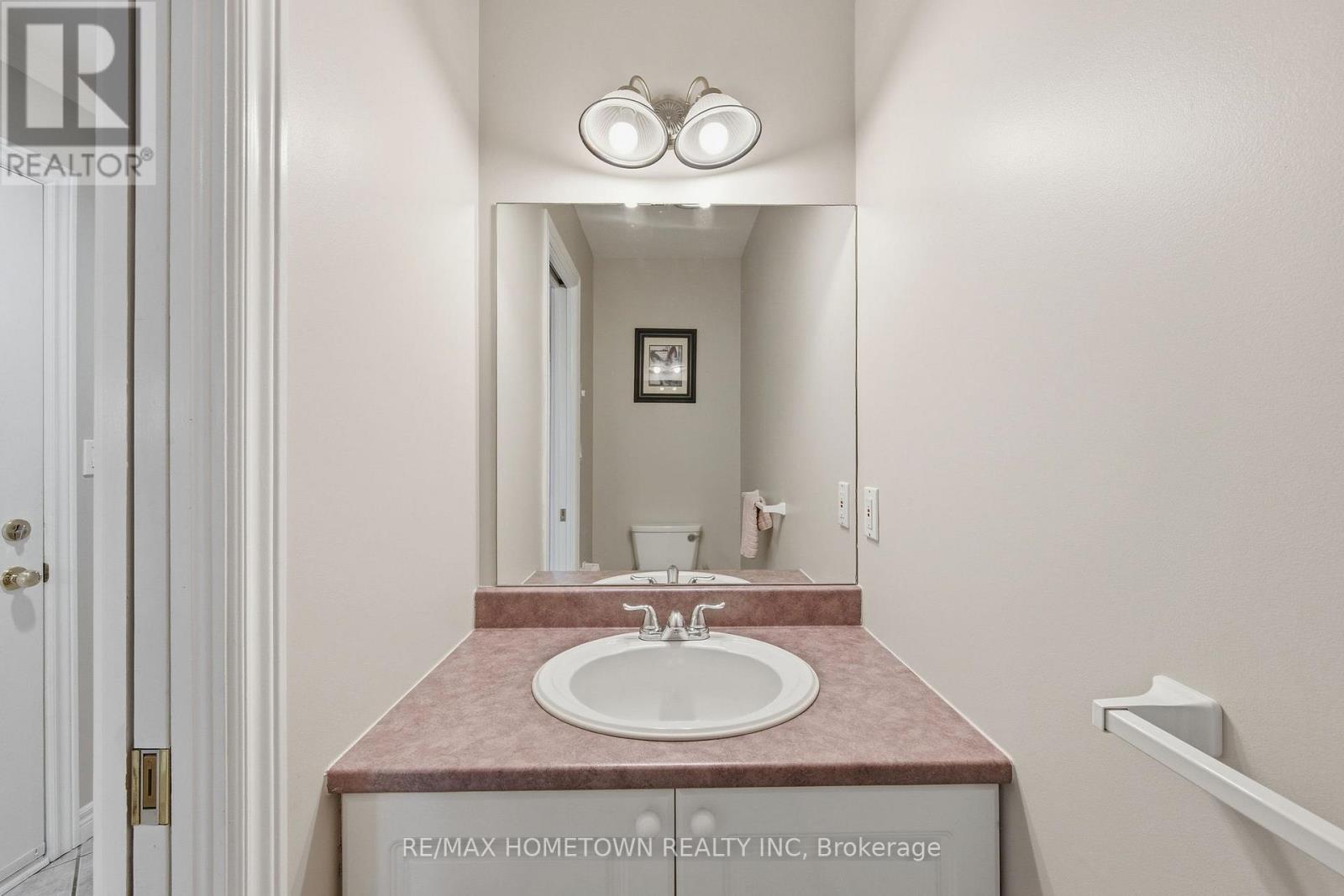 125 Butlers Crescent, Brockville, Ontario  K6V 7K8 - Photo 7 - X12874700