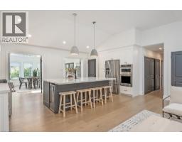 564 MAPLEHILL Drive, Burlington, Ontario