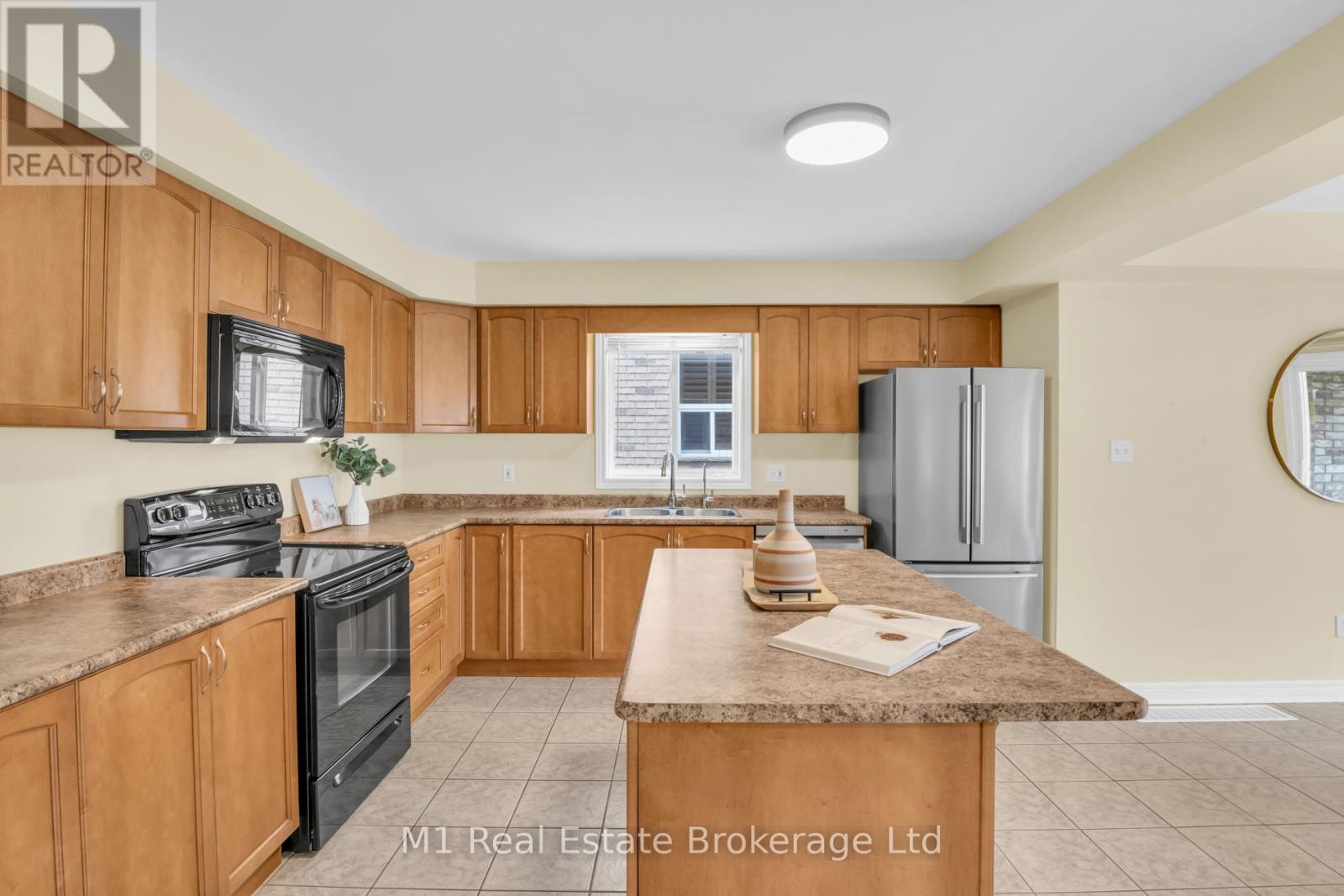 33 Hilltop Road, Guelph (Victoria North), Ontario  N1E 7L4 - Photo 10 - X12874656