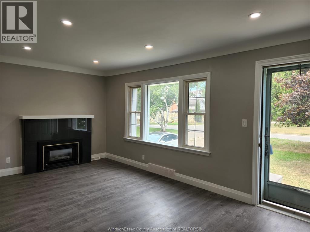 MLS# 26000873: 4221 KENNEDY DRIVE East, Windsor, Canada