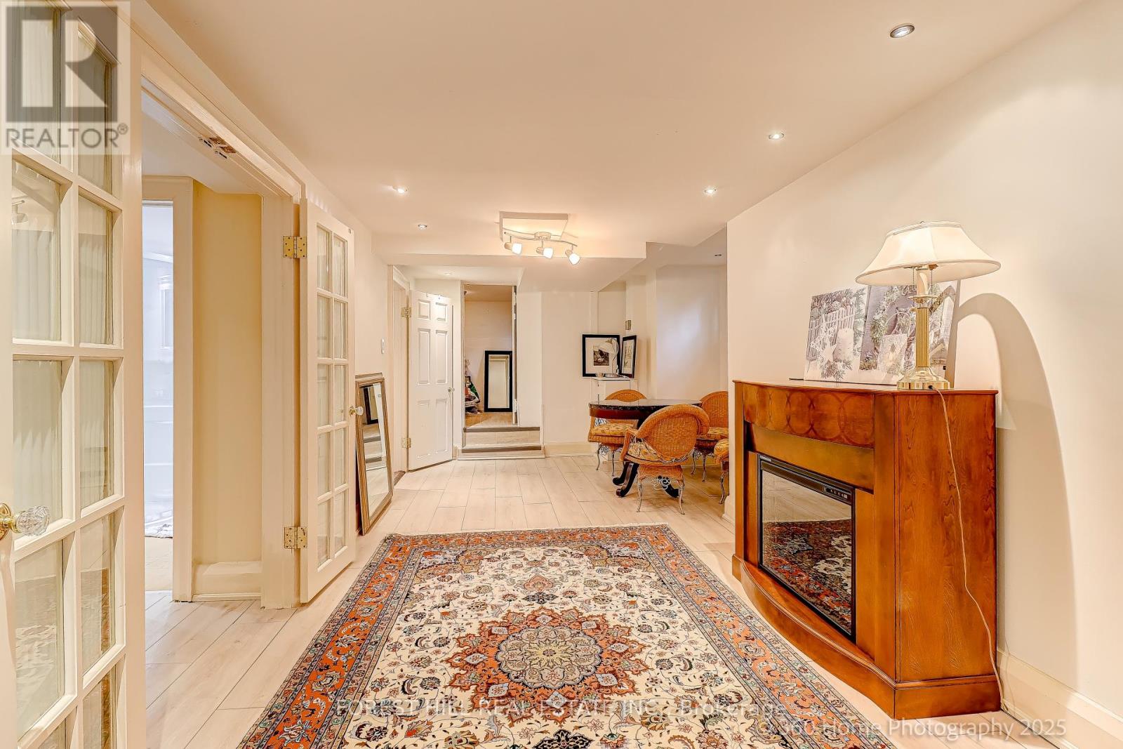 91 Braemore Gardens, Toronto, Ontario  M6G 2C7 - Photo 18 - C12874748