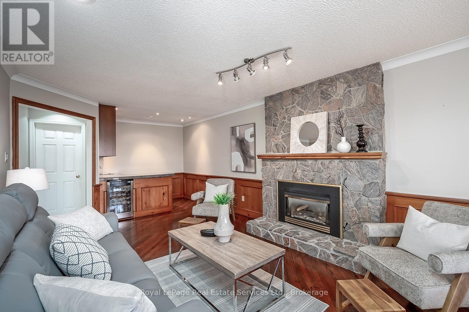 1274 Hilton Lane, Oakville, Ontario  L6M 2V2 - Photo 17 - W12871092