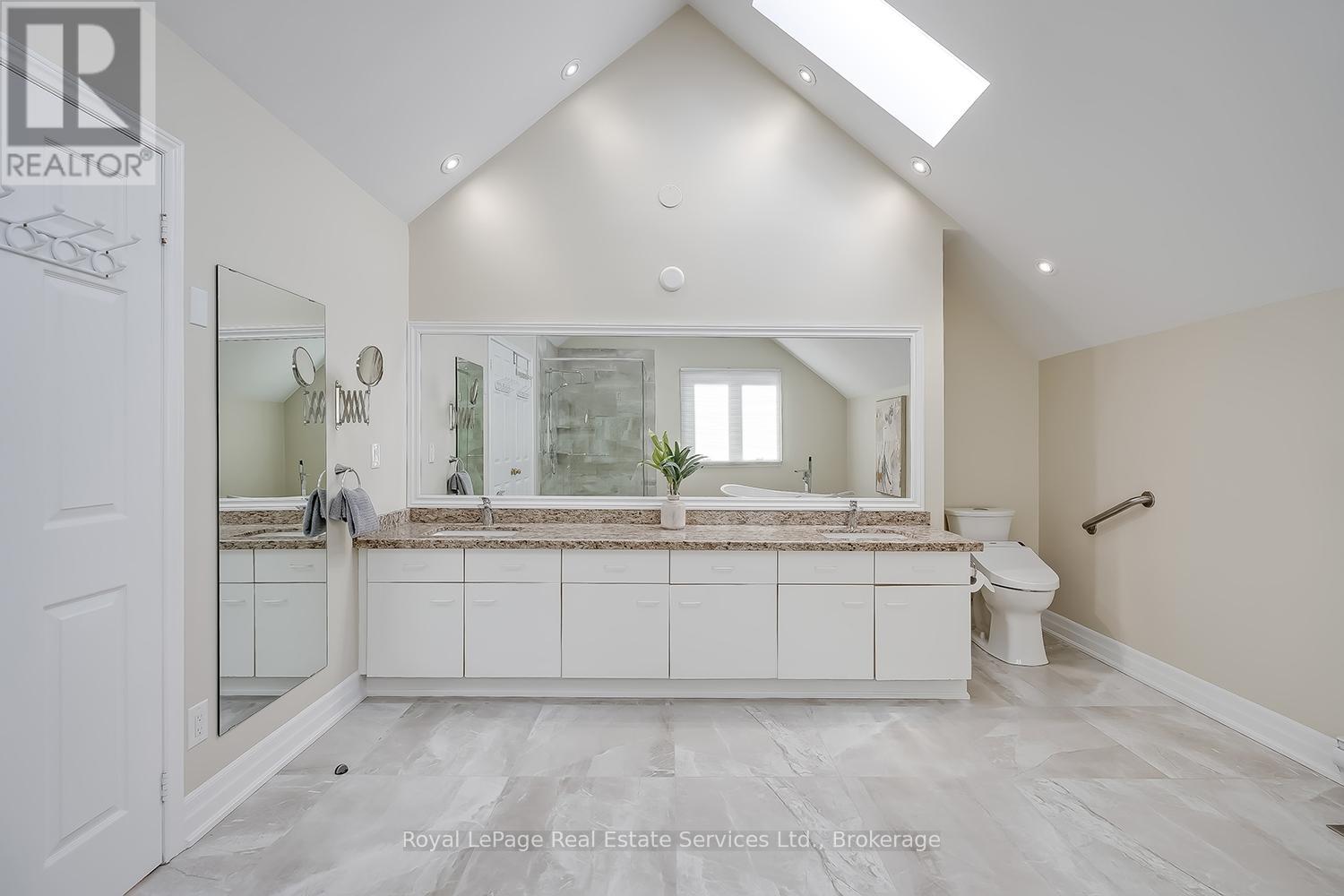 1274 Hilton Lane, Oakville, Ontario  L6M 2V2 - Photo 28 - W12871092