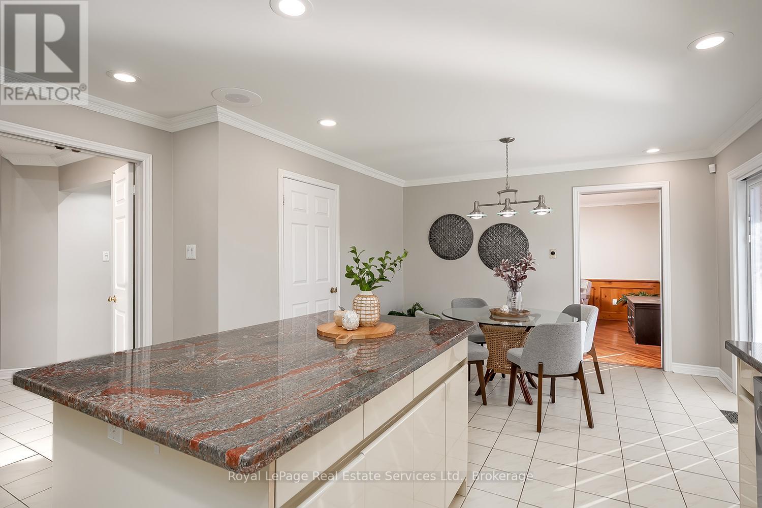 1274 Hilton Lane, Oakville, Ontario  L6M 2V2 - Photo 14 - W12871092