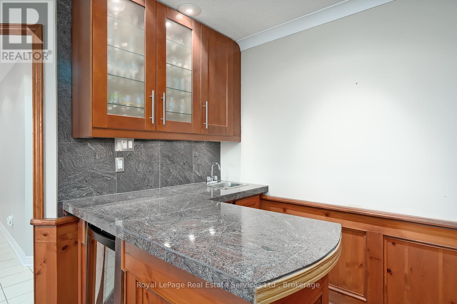 1274 Hilton Lane, Oakville, Ontario  L6M 2V2 - Photo 22 - W12871092