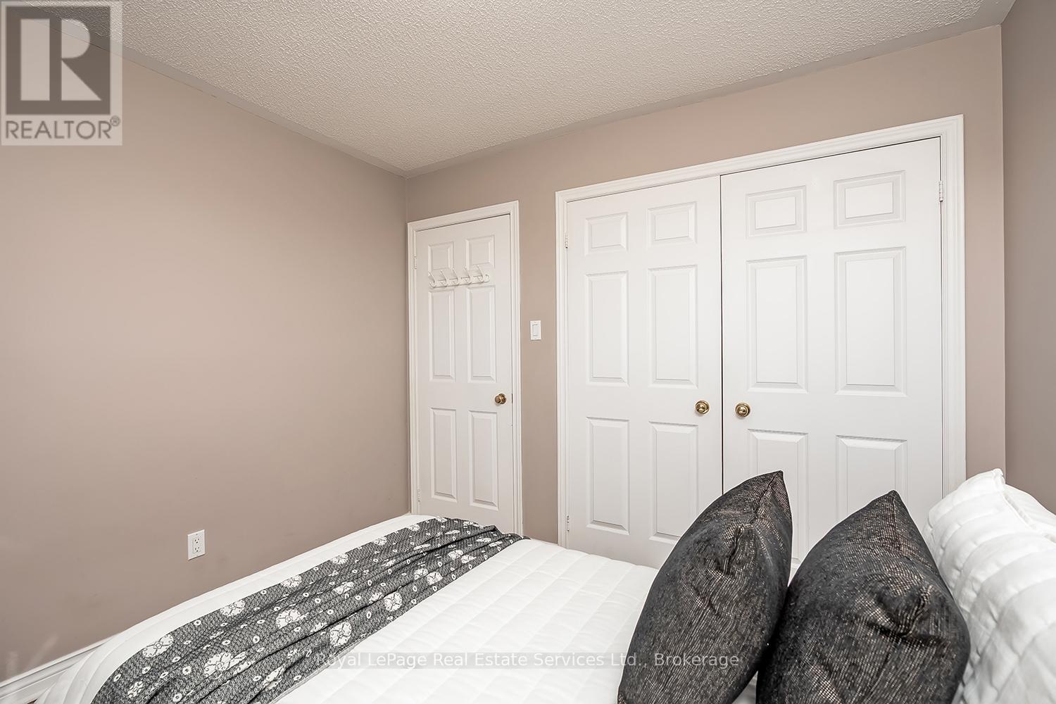 1274 Hilton Lane, Oakville, Ontario  L6M 2V2 - Photo 31 - W12871092