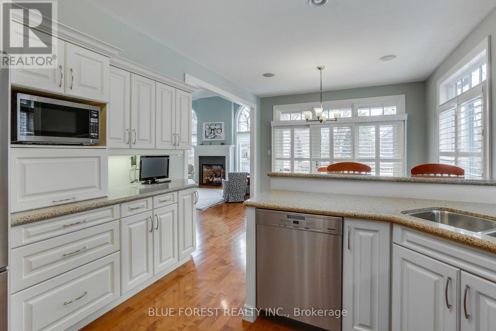 6 - 2014 Valleyrun Boulevard S, London North, Ontario  N6G 3N8 - Photo 29 - X12874722