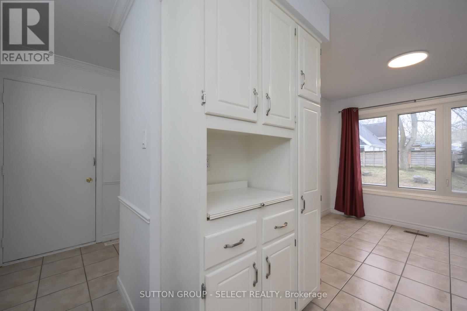 2 - 189 Homestead Crescent, London North, Ontario  N6C 2J4 - Photo 7 - X12874744