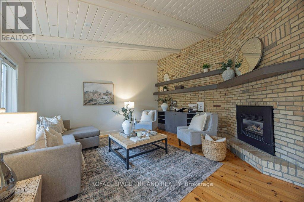 Photo 16 of 50 for 96 Base Line Road E