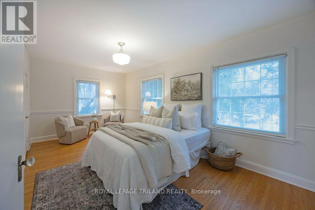 Photo 22 of 50 for 96 Base Line Road E