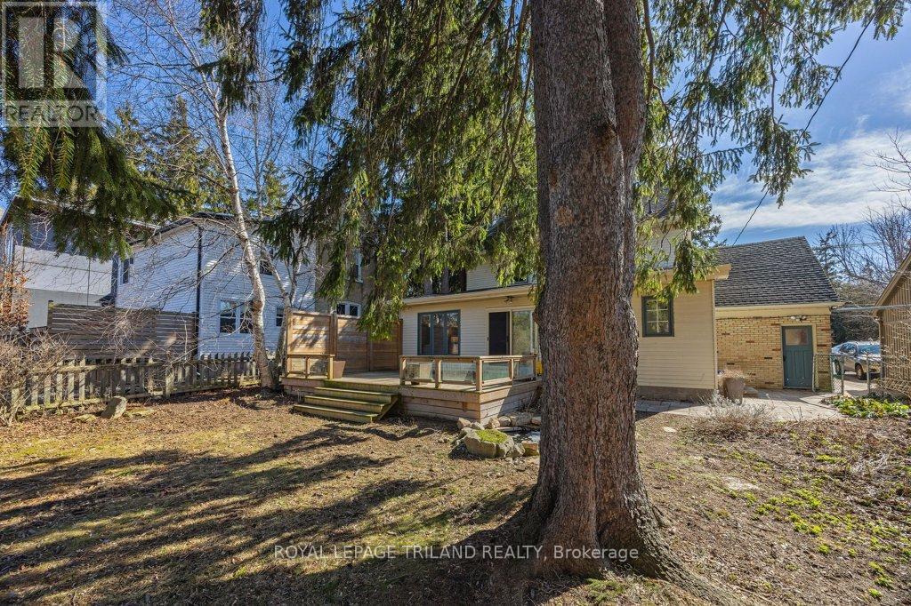 Photo 45 of 50 for 96 Base Line Road E