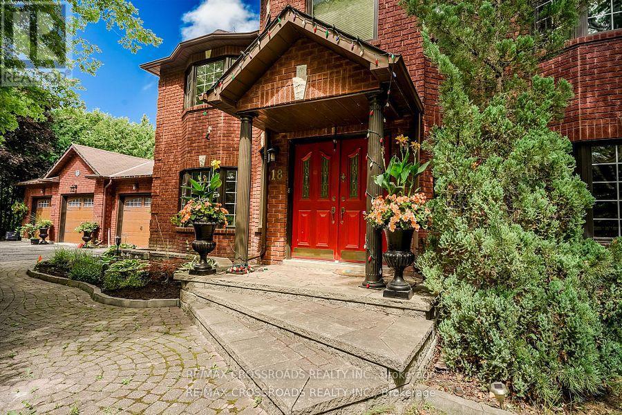 18 Hill Top Trail E, Whitchurch-Stouffville, Ontario  L4A 7X4 - Photo 10 - N12874642