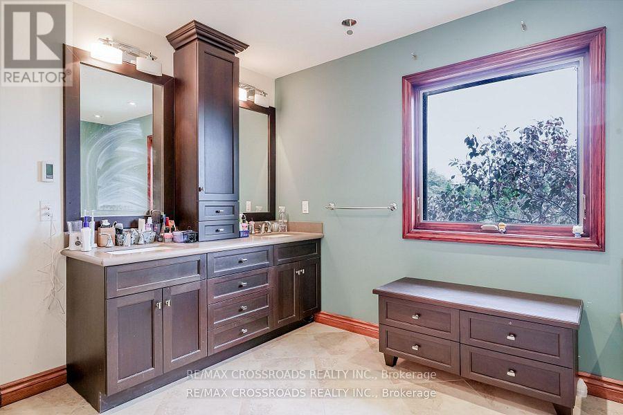 18 Hill Top Trail E, Whitchurch-Stouffville, Ontario  L4A 7X4 - Photo 29 - N12874642