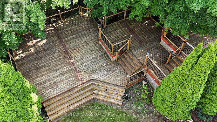 18 Hill Top Trail E, Whitchurch-Stouffville, Ontario  L4A 7X4 - Photo 6 - N12874642