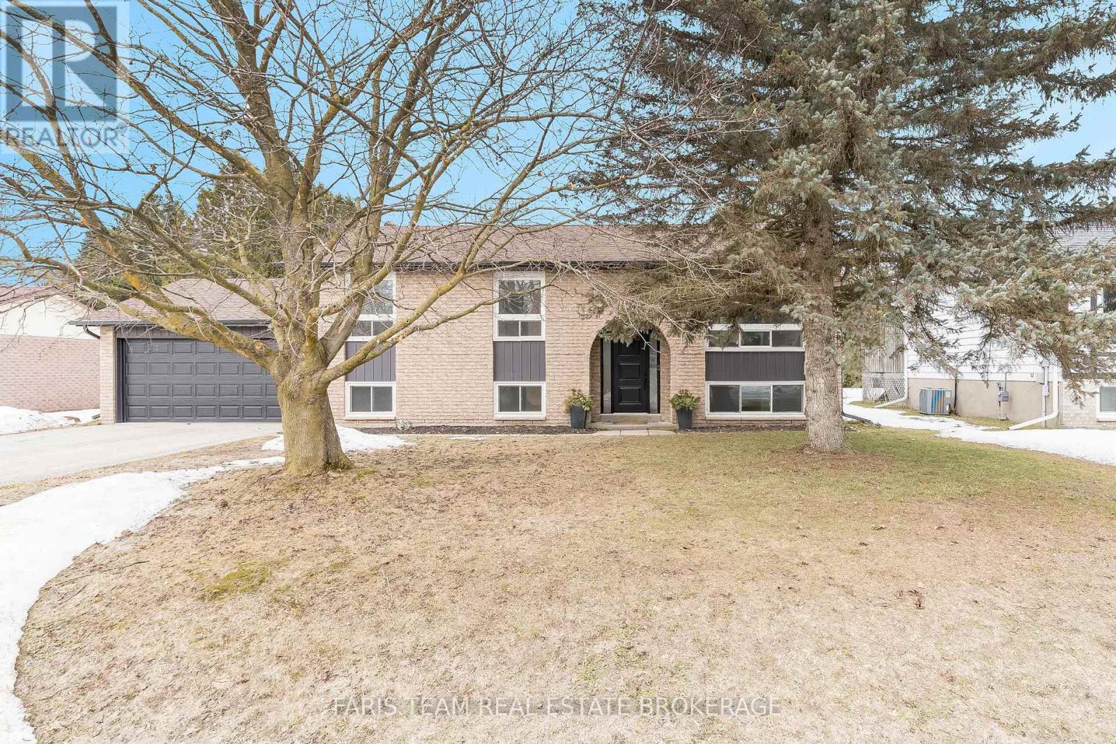 16 Wales Avenue N, Adjala-Tosorontio (Everett), Ontario  L0M 1J0 - Photo 2 - N12874768