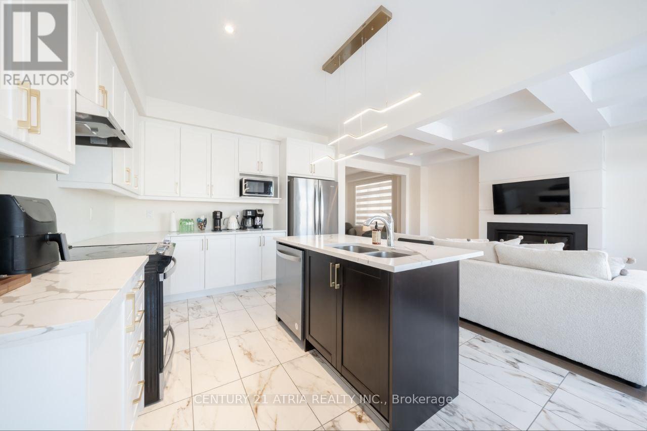 54 Kentledge Avenue, East Gwillimbury (Holland Landing), Ontario  L9N 0W3 - Photo 10 - N12874778