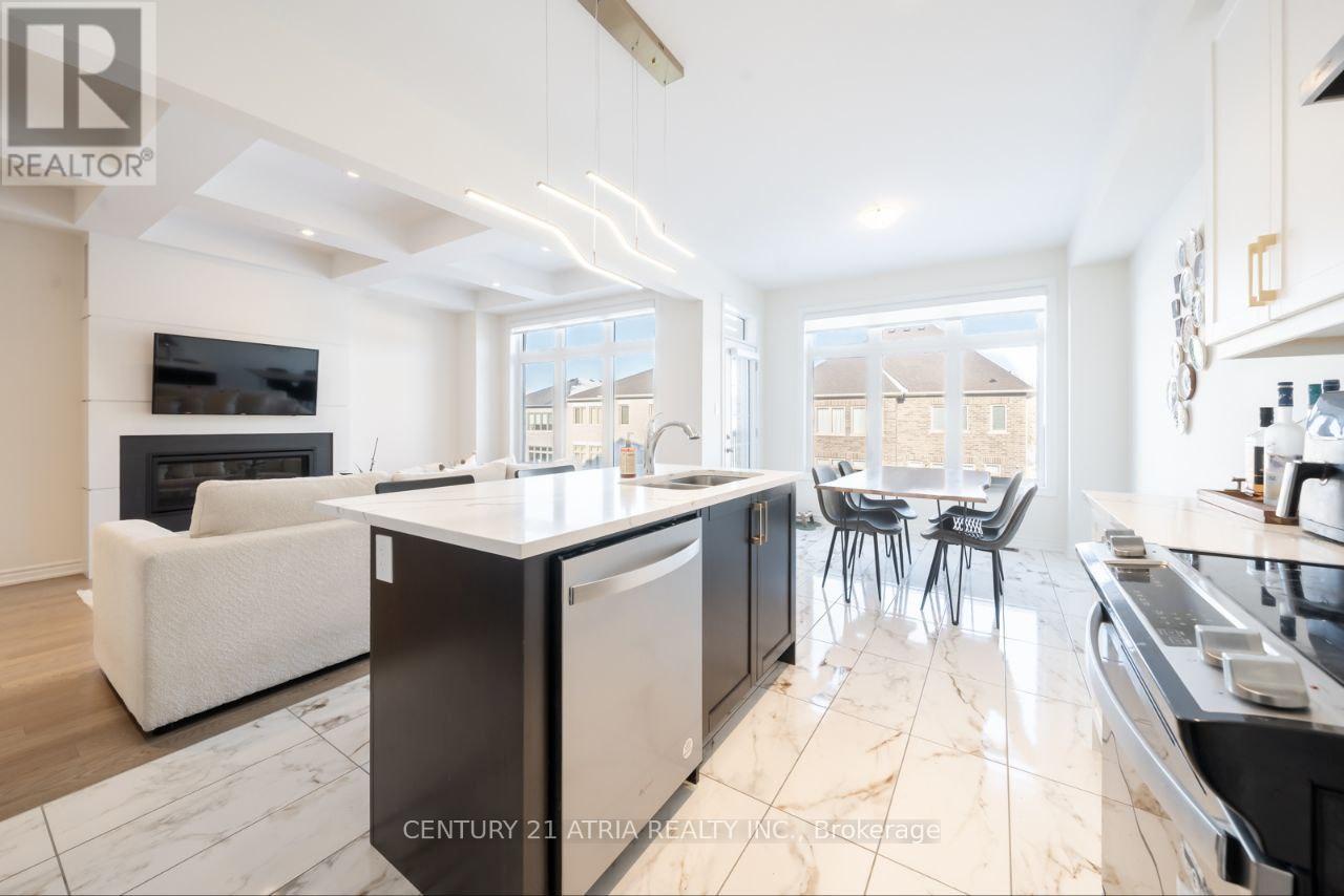 54 Kentledge Avenue, East Gwillimbury (Holland Landing), Ontario  L9N 0W3 - Photo 11 - N12874778