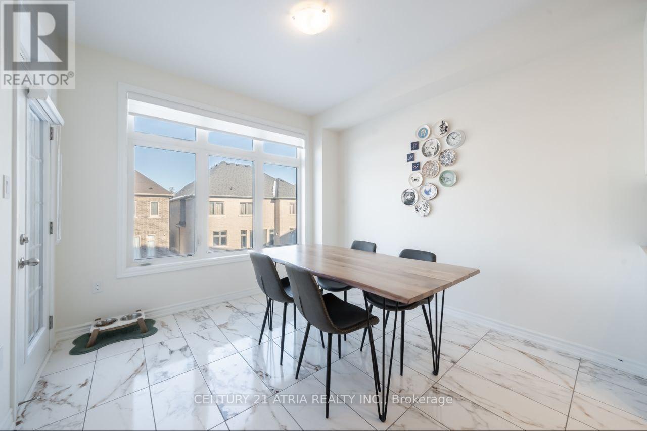 54 Kentledge Avenue, East Gwillimbury (Holland Landing), Ontario  L9N 0W3 - Photo 12 - N12874778