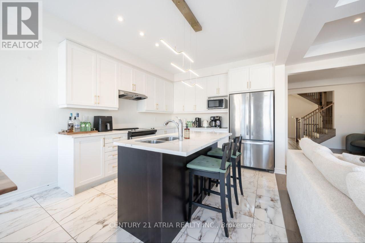 54 Kentledge Avenue, East Gwillimbury (Holland Landing), Ontario  L9N 0W3 - Photo 13 - N12874778