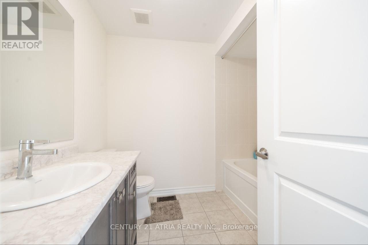 54 Kentledge Avenue, East Gwillimbury (Holland Landing), Ontario  L9N 0W3 - Photo 22 - N12874778