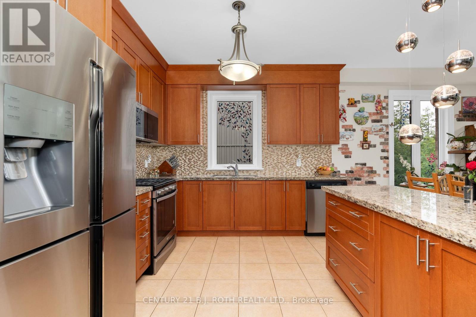 107 Allegra Drive, Wasaga Beach, Ontario  L9Z 0H5 - Photo 12 - S12874792