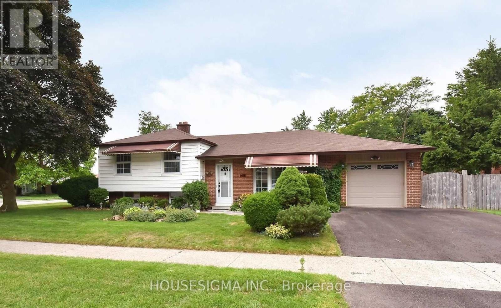 1 ASCOT AVENUE, Brampton, Ontario