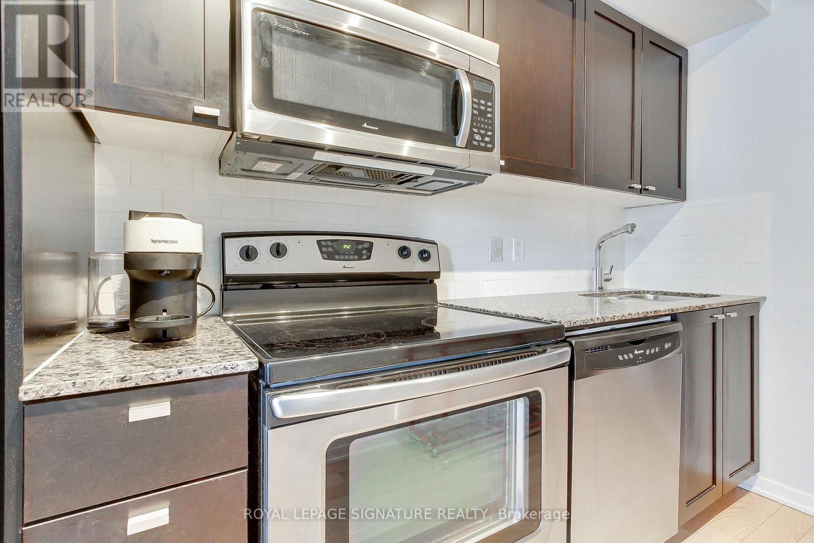 1511 - 103 The Queensway, Toronto (High Park-Swansea), Ontario  M6S 5B4 - Photo 12 - W12874634