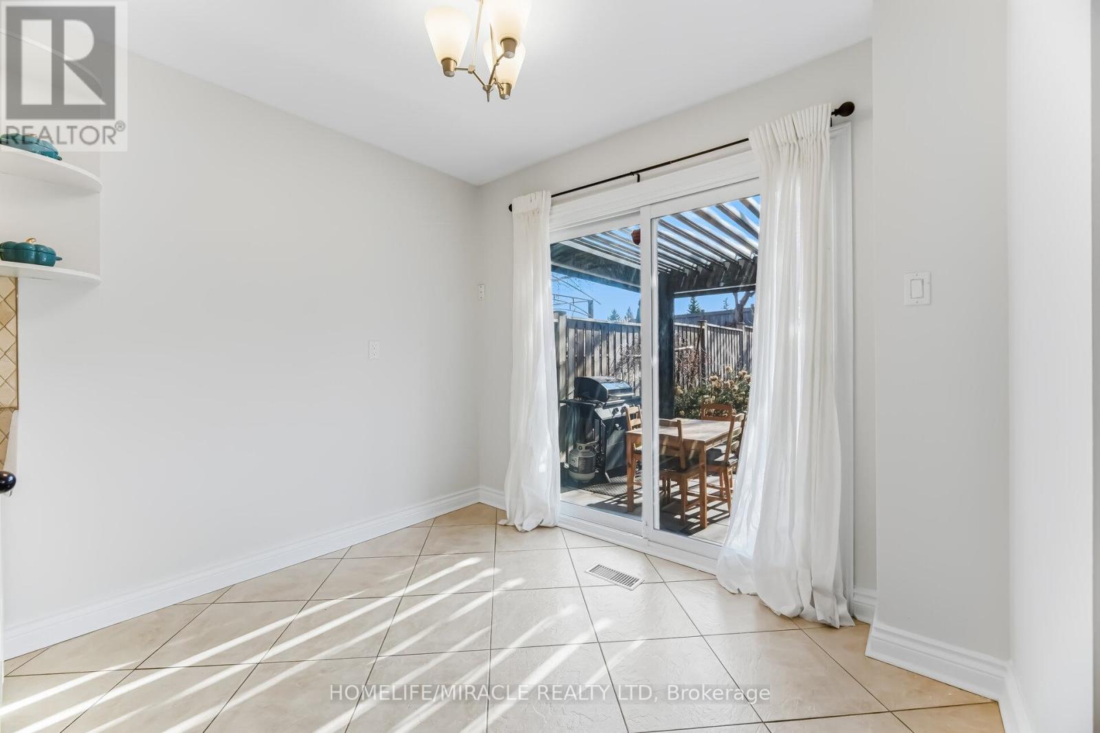 60 Trewartha Crescent, Brampton, Ontario  L6Z 1X4 - Photo 11 - W12874650