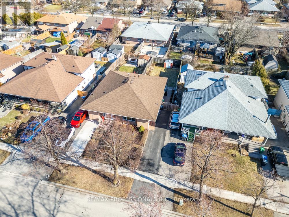 2416 Padstow Crescent, Mississauga, Ontario  L5J 2G4 - Photo 2 - W12874668